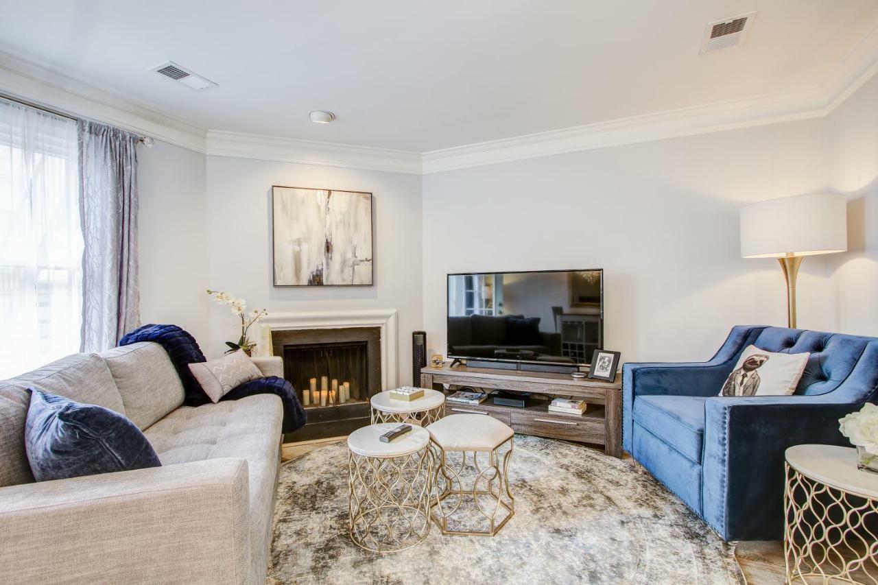 Apartment Chic -- Your Walkable, Capitol Hill Away From Home! Washington